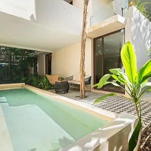 102-amazing-private-pool-and-fully-equipped-apartment.quintano-roohotels.com/